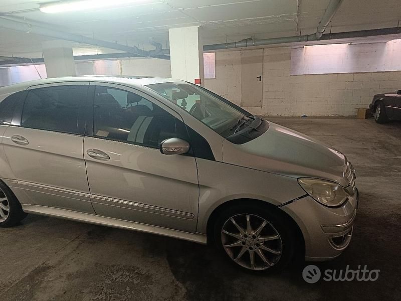 Usata Mercedes B200 2008 Grigio Monovolume