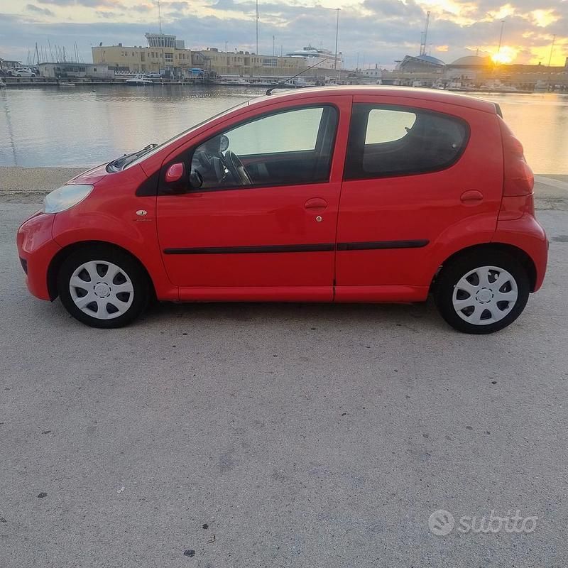 Occasion Peugeot 107 68 PK (50 kW) 2010 Rood Hatchback