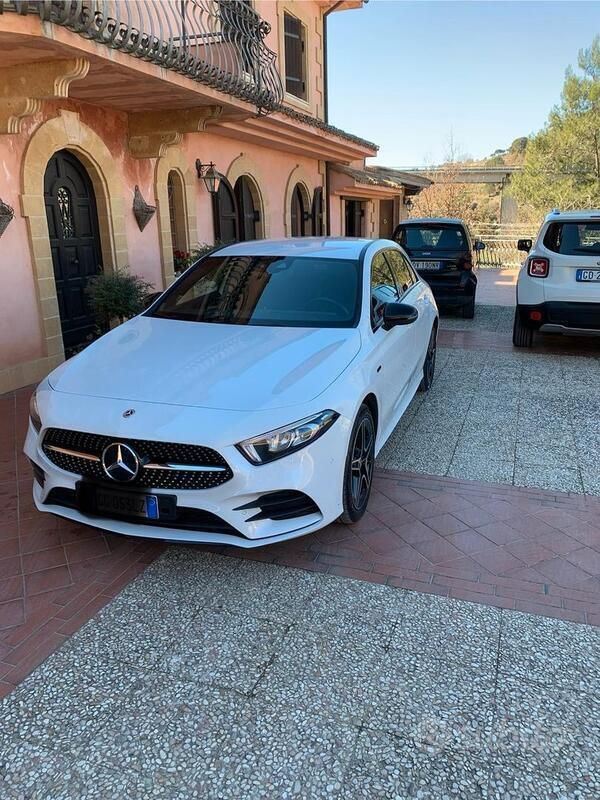 Usata Mercedes A250 AMG line 218 CV (160 kW) 2021 Bianco Berlina