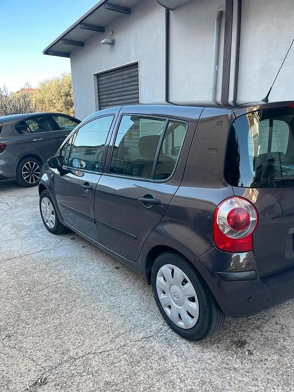 Usata Renault Modus 75 CV (55 kW) 2007 Monovolume