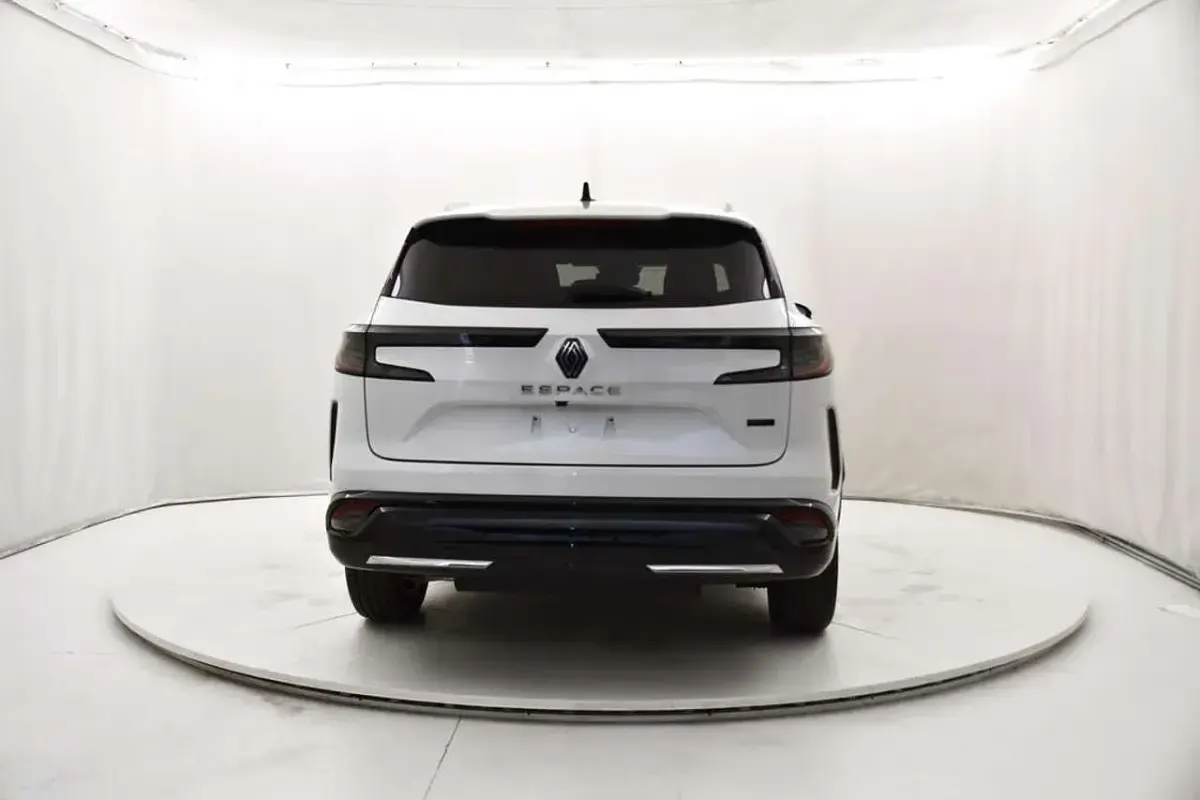 Uusi Renault Espace Techno 199 HP (146 kW) 2025 Valkoinen Katumaasturi