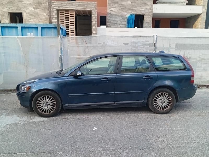 Usata Volvo V50 136 CV (100 kW) 2007 Blu Station wagon