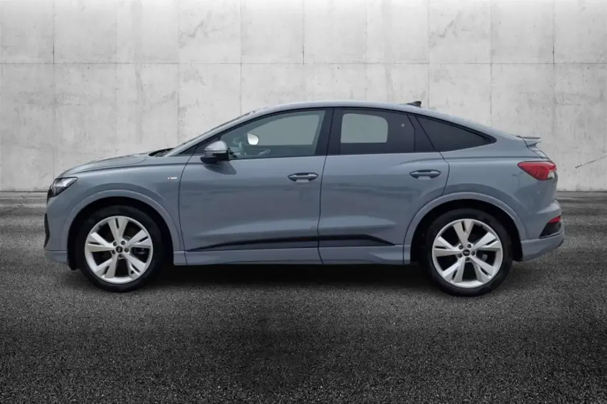 Usata Audi Q4 e-tron 69 kW (95 CV) 2023 Grigio SUV