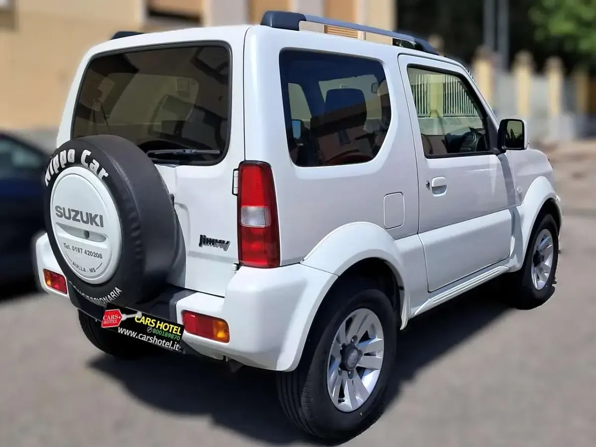 Usata Suzuki Jimny 84 CV (61 kW) 2014 Bianco SUV