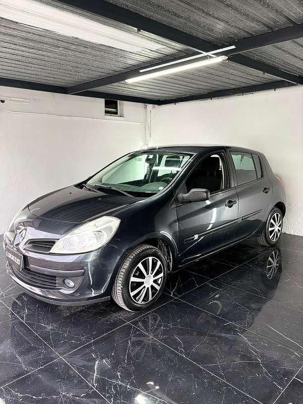 Usata Renault Clio II Authentique 58 CV (42 kW) 2008 Berlina
