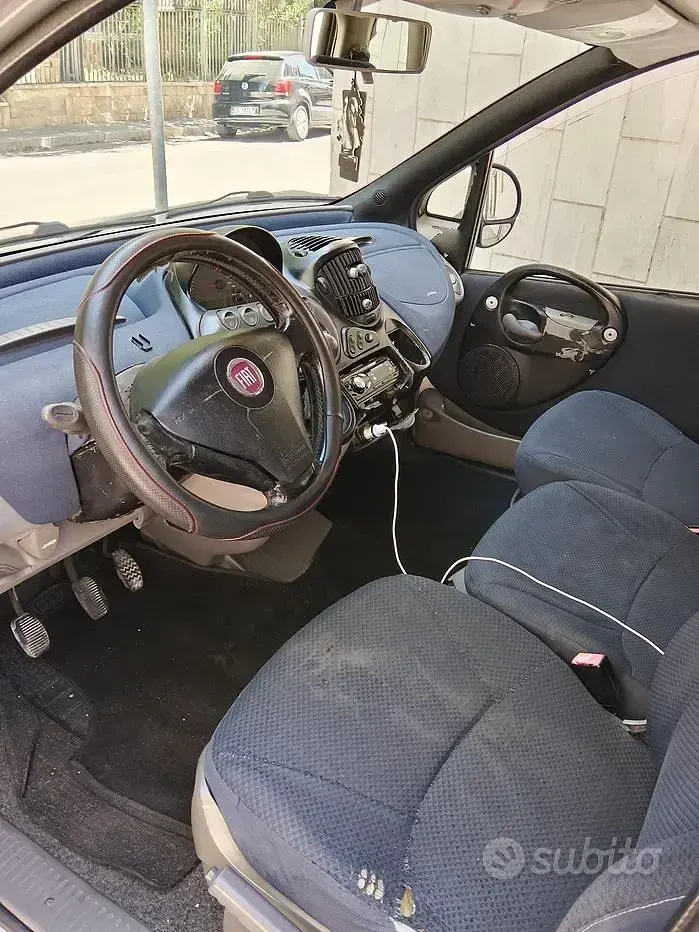Usata Fiat Multipla 103 CV (75 kW) 2005 Grigio Monovolume