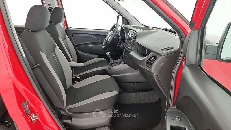 Usata Fiat Doblò 95 CV (69 kW) 2017 Rosso Monovolume