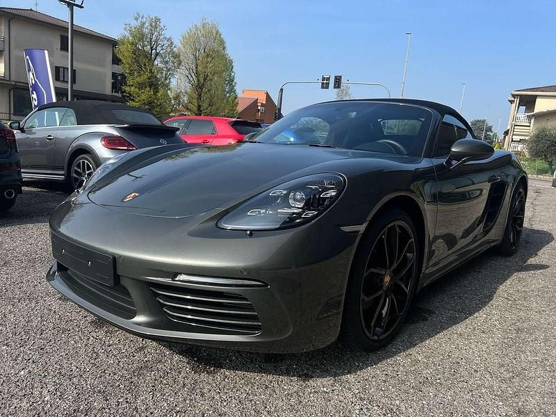Usata Porsche 718 Boxster Sport 299 CV (219 kW) 2024 Verde aventurine metallizzato Cabrio