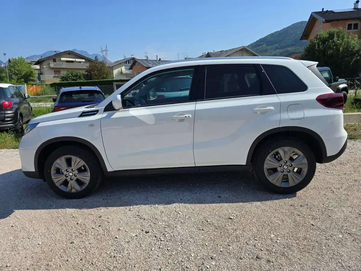 Nuova Suzuki Vitara 110 CV (80 kW) 2026 Bianco SUV