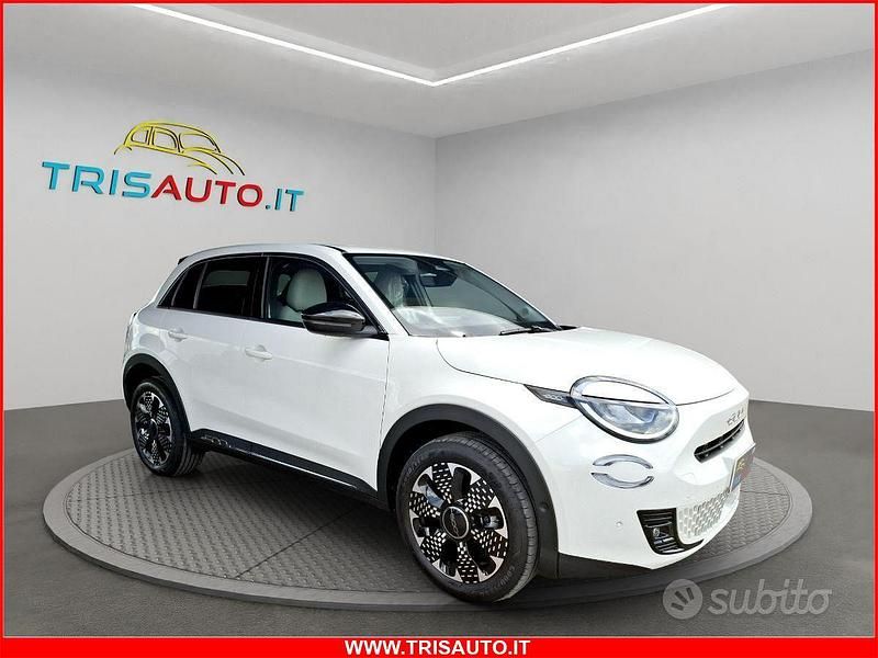 Nuova Fiat 600 La Prima 110 CV (80 kW) 2025 Bianco SUV