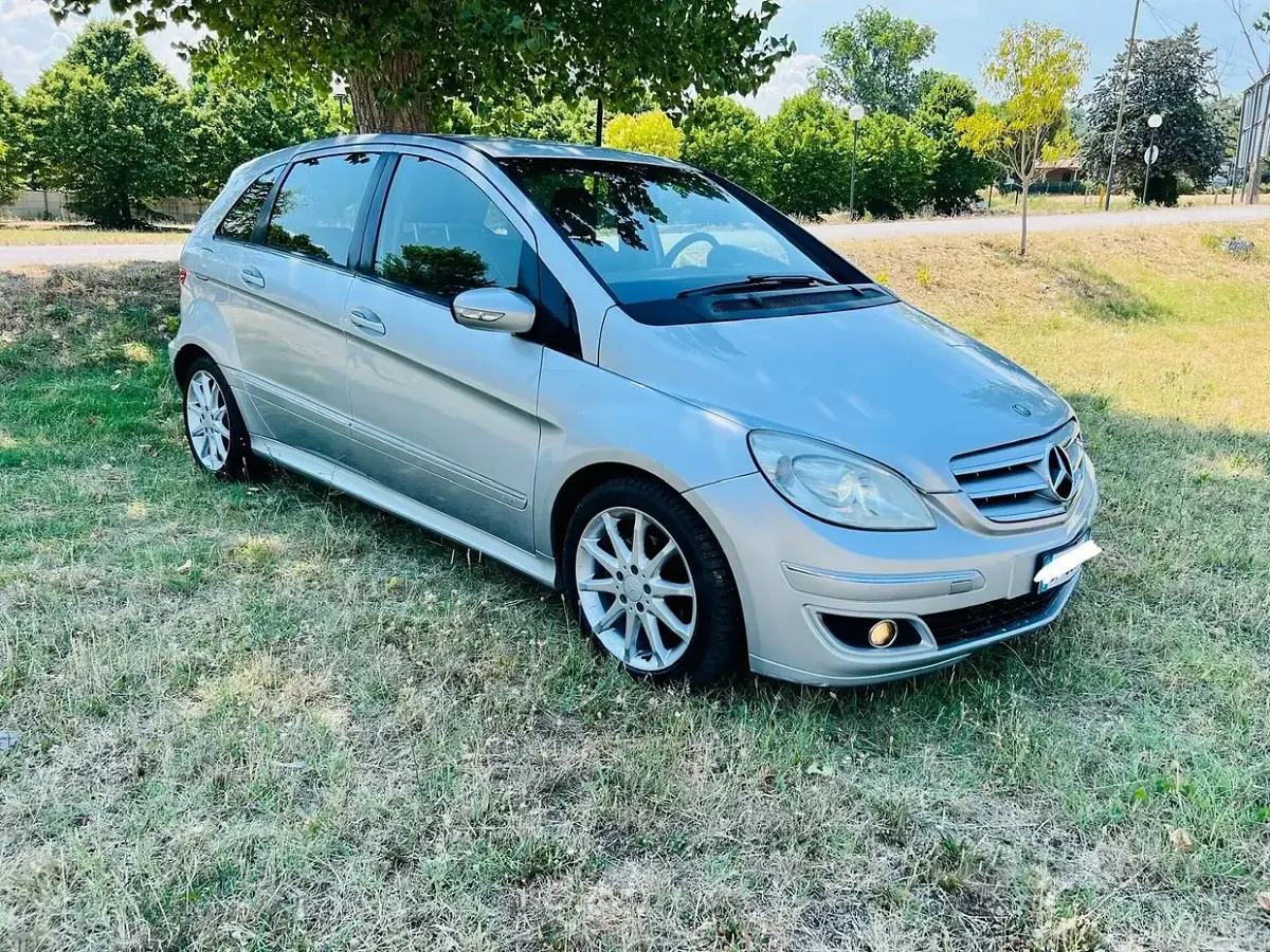 Usata Mercedes B180 109 CV (80 kW) 2008 Grigio Monovolume