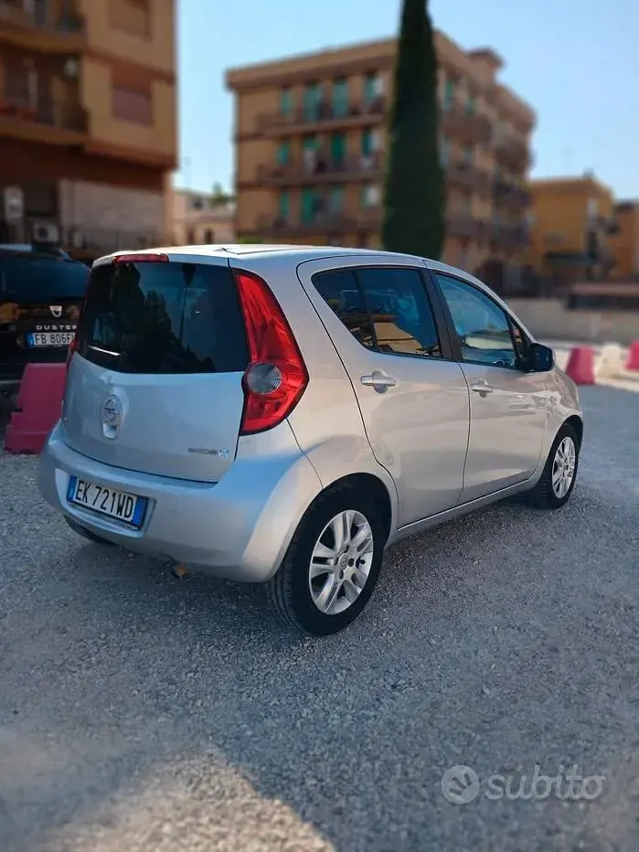 Usata Opel Agila Enjoy 68 CV (50 kW) 2012 Grigio Utilitaria