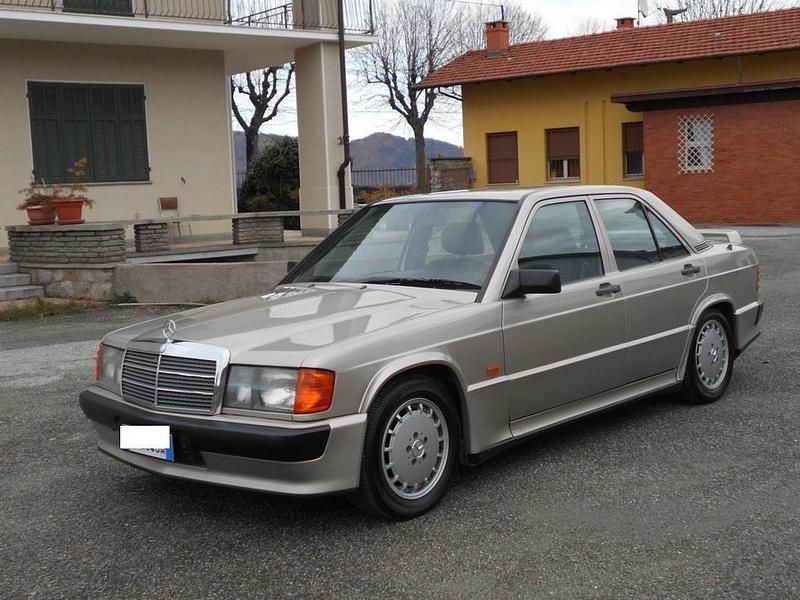 Usata Mercedes 190 203 CV (149 kW) 1989 Oro Berlina
