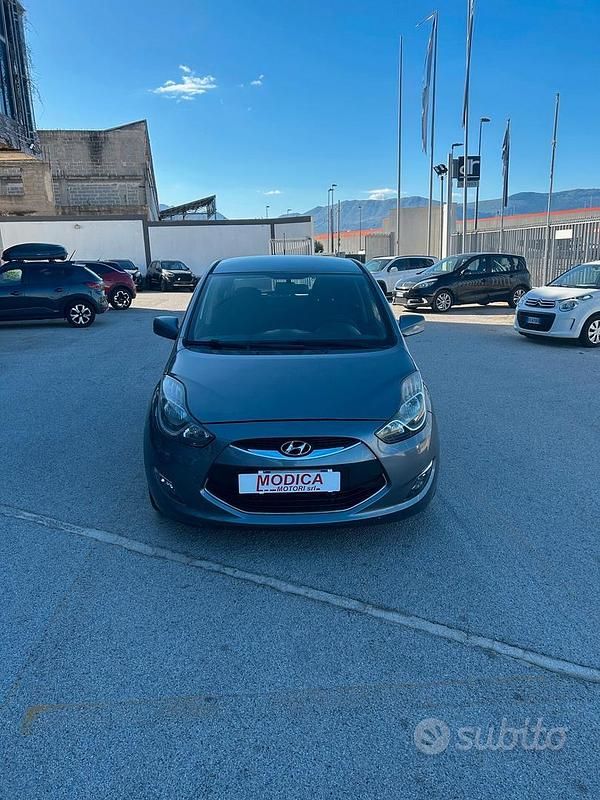 Usata Hyundai ix20 Comfort 116 CV (85 kW) 2014 Grigio Utilitaria