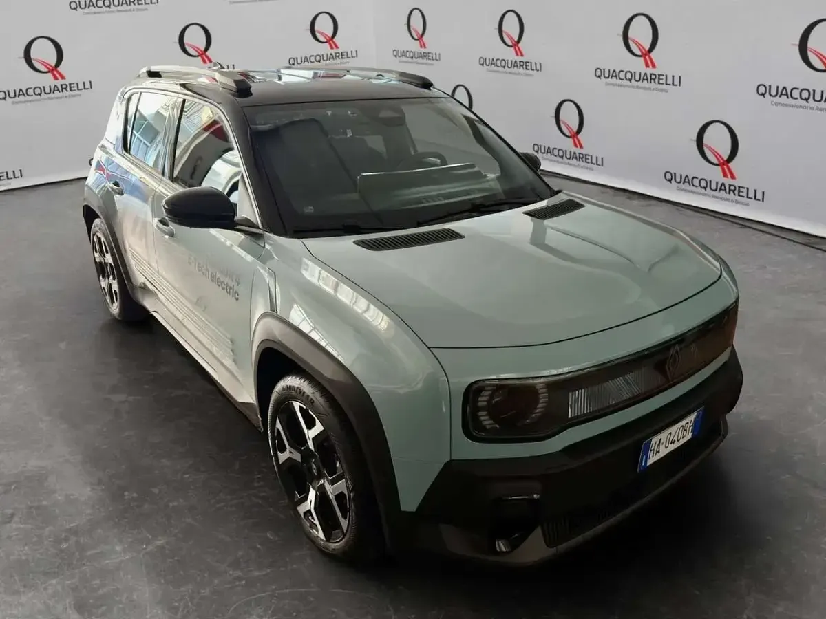 Usata Renault 4 E-Tech Komfort 110 kW (150 CV) 2025 Blu/azzurro SUV
