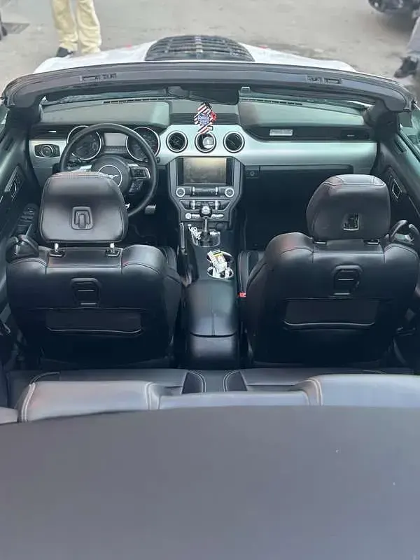 Usata Ford Mustang 317 CV (233 kW) 2017 Cabrio