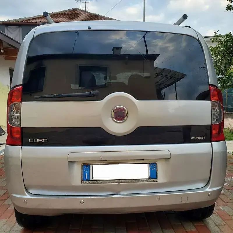 Usata Fiat Qubo Active 75 CV (55 kW) 2011 Argento Monovolume