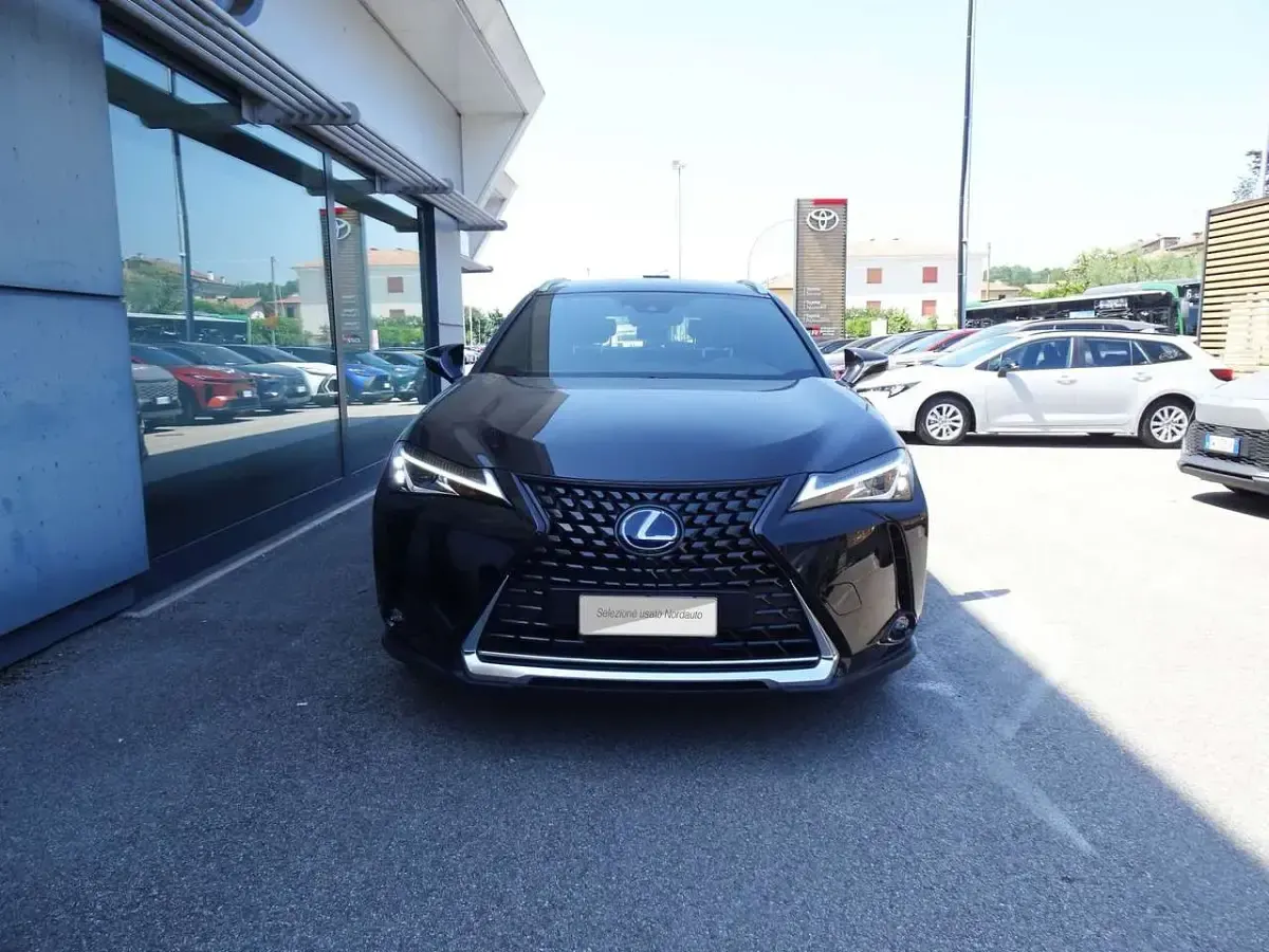 Usata Lexus UX 250h Business Edition 184 CV (135 kW) 2021 Nero SUV