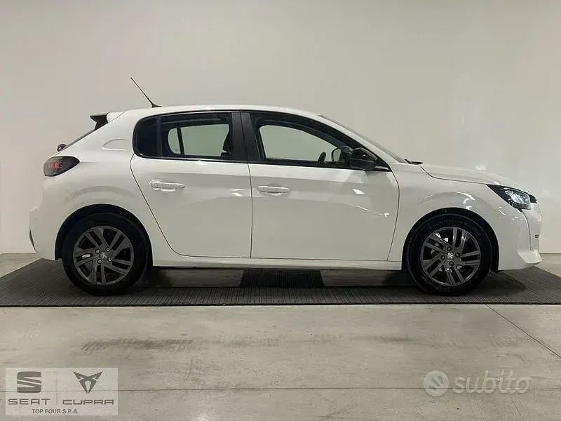 Usata Peugeot 208 Active 101 CV (74 kW) 2022 Bianco Utilitaria