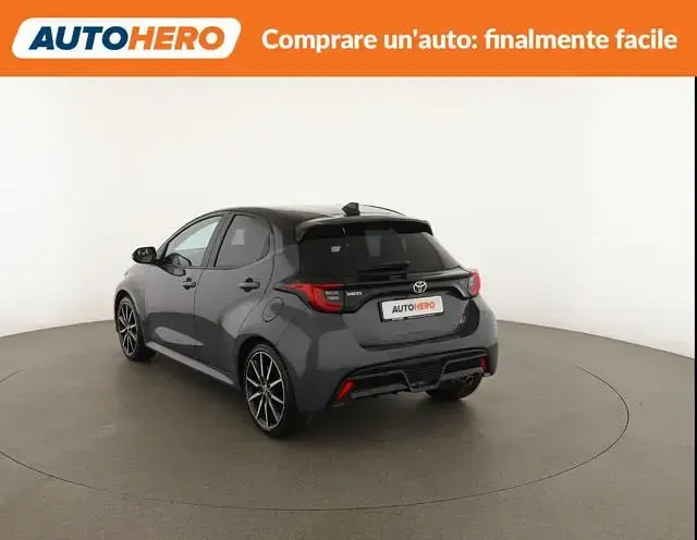 Usata Toyota Yaris Sport 131 CV (96 kW) 2025 Grigio Utilitaria