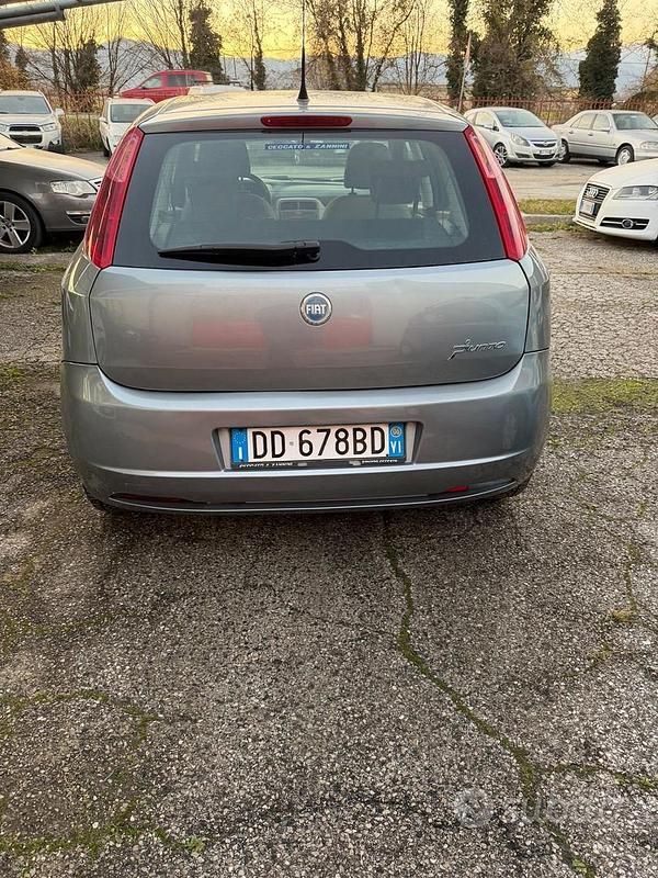 Usata Fiat Grande Punto 75 CV (55 kW) 2006 Blu Utilitaria