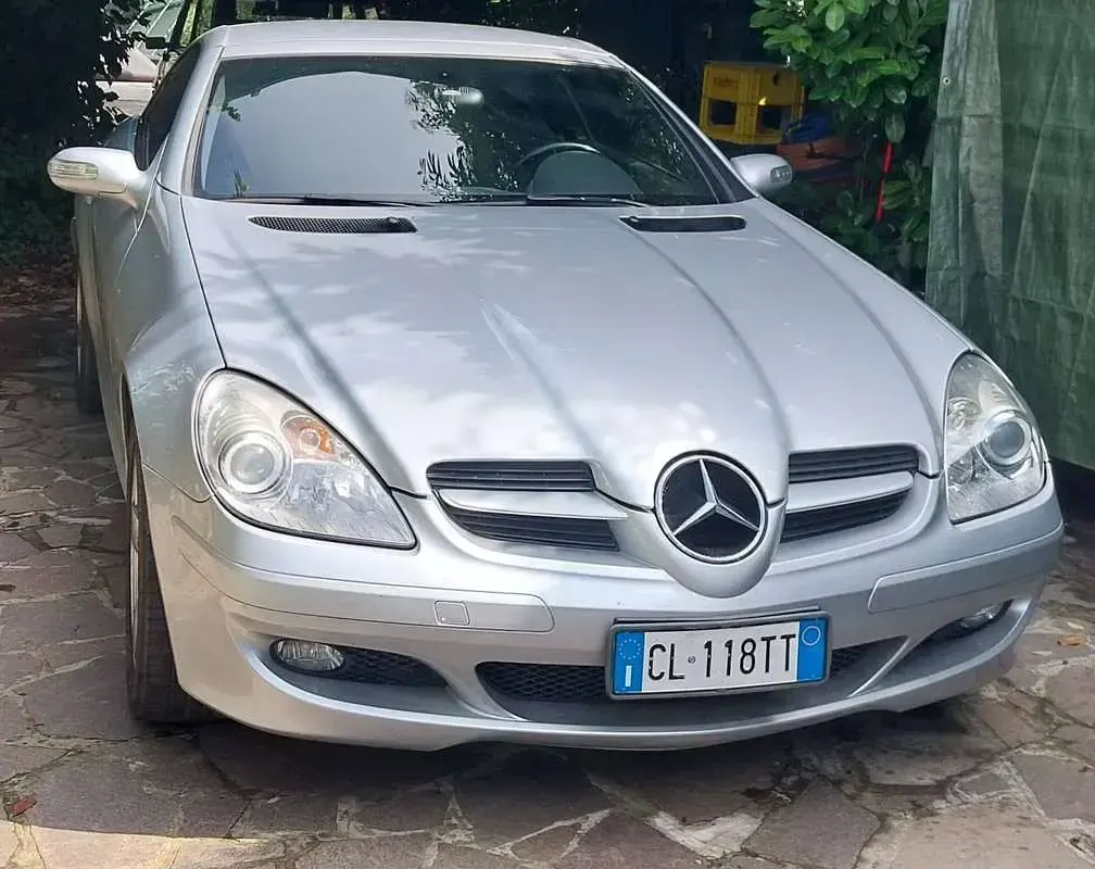 Usata Mercedes SLK200 163 CV (119 kW) 2005 Argento Cabrio