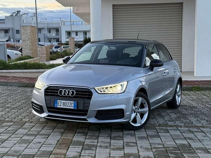 Argento Usata 2015 Audi A1 Sportback Sport Due volumi | 14.500 € (Buon prezzo) - Immagine 1/4