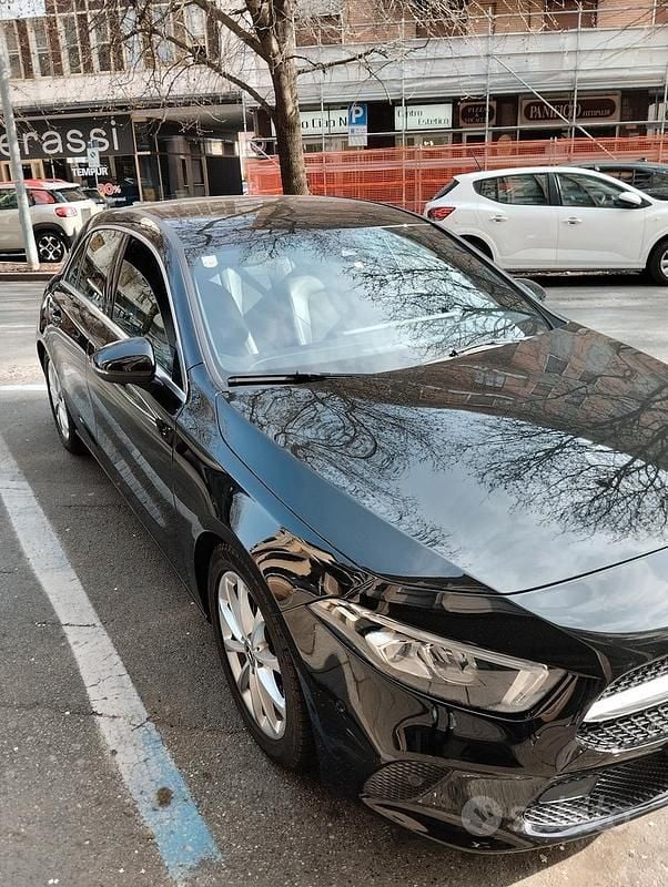 Usata Mercedes A160 109 CV (80 kW) 2019 Nero Berlina