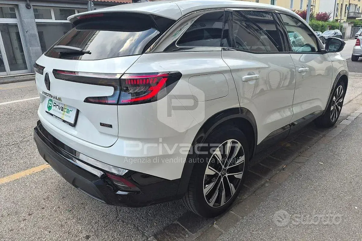 Usata Renault Austral Techno 130 CV (95 kW) 2024 Bianco SUV