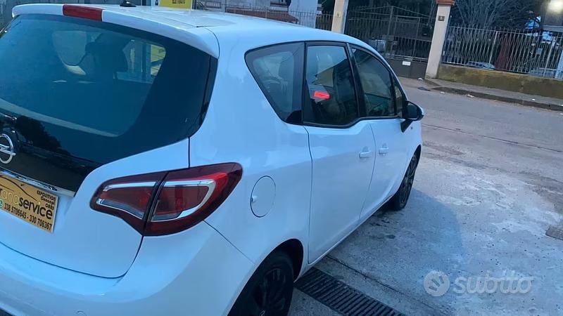 Usata Opel Meriva Cosmo 120 CV (88 kW) 2014 Bianco Monovolume