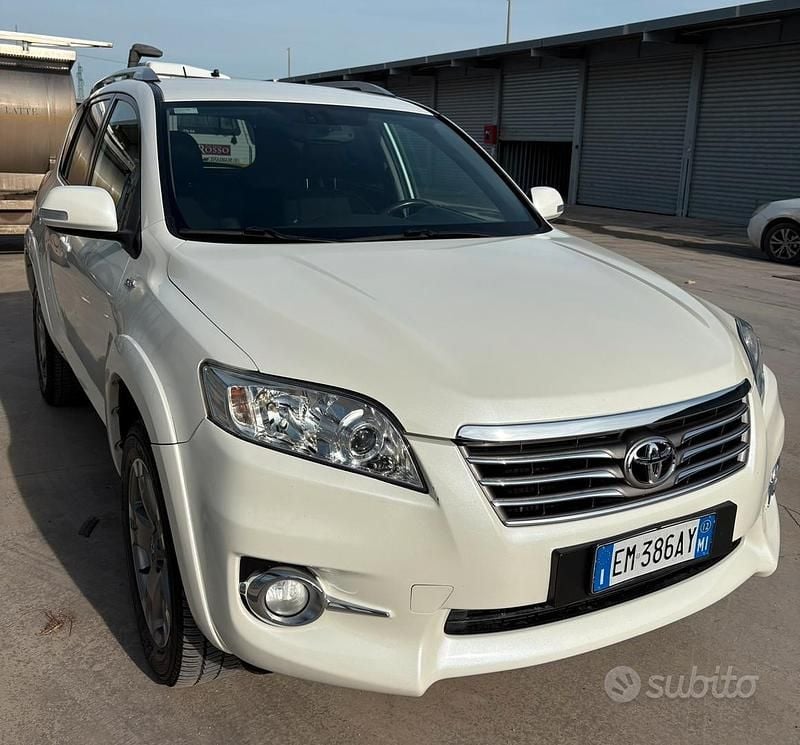 Usata Toyota RAV4 150 CV (110 kW) 2012 Bianco SUV