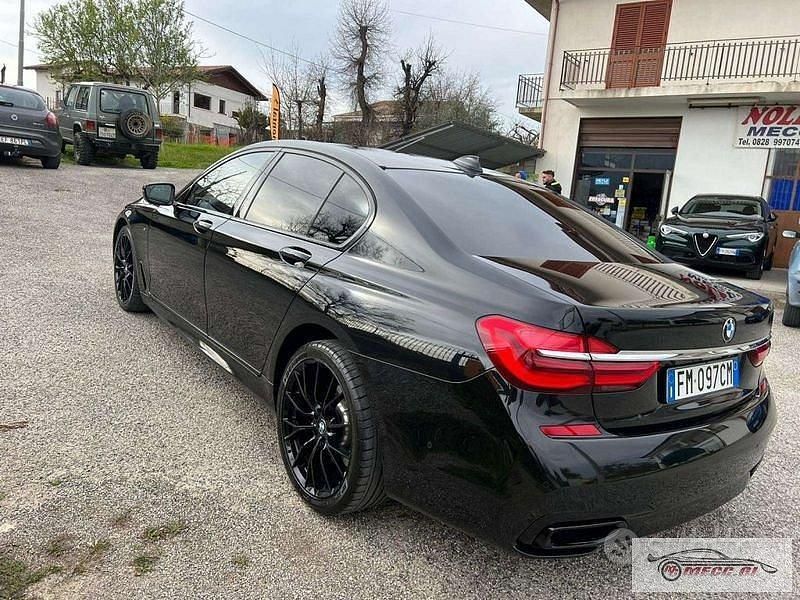 Usata BMW 750 Luxury Line 400 CV (294 kW) 2017 Nero Berlina