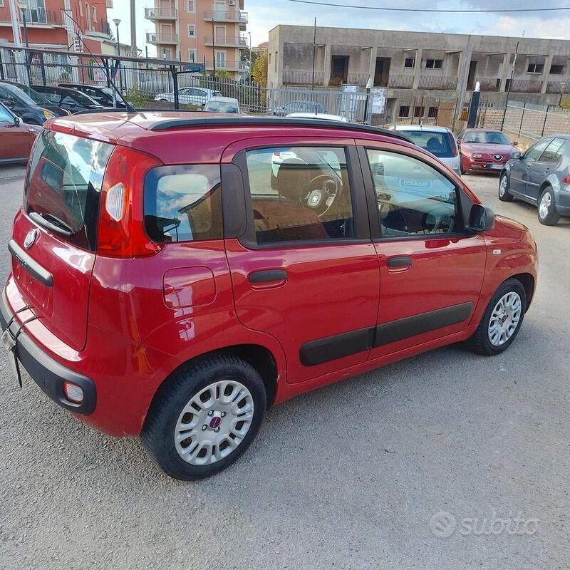 Usata Fiat Panda Easy 69 CV (50 kW) 2012 Rosso Utilitaria