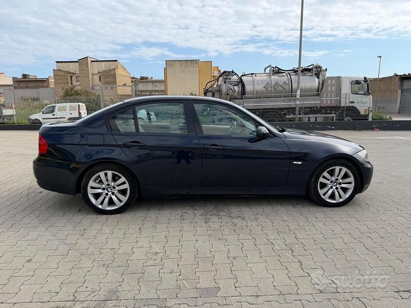 Usata BMW 320 163 CV (119 kW) 2007 Blu Berlina