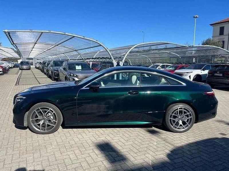Usata Mercedes E400 Premium Plus 340 CV (250 kW) 2021 Verde Coupé