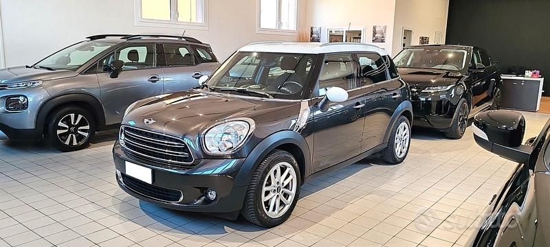 Usado Mini Cooper D Countryman Business 111 HP (81 kW) 2014 Castanho SUV