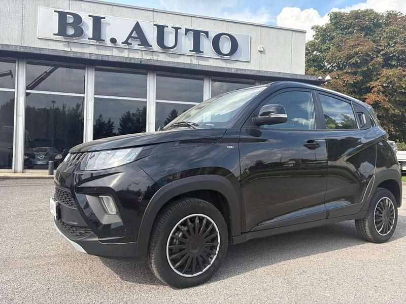Nero Usata 2022 Mahindra KUV100 SUV | 9900 € - Immagine 1/4