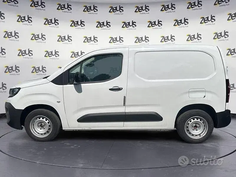 Nuova Opel Combo 2026 Bianco Monovolume