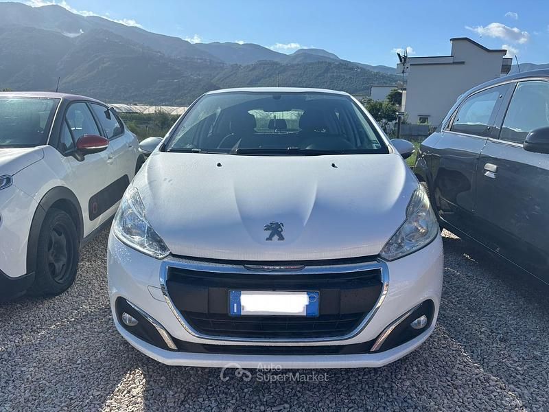 Usata Peugeot 208 102 CV (75 kW) 2019 Bianco Utilitaria