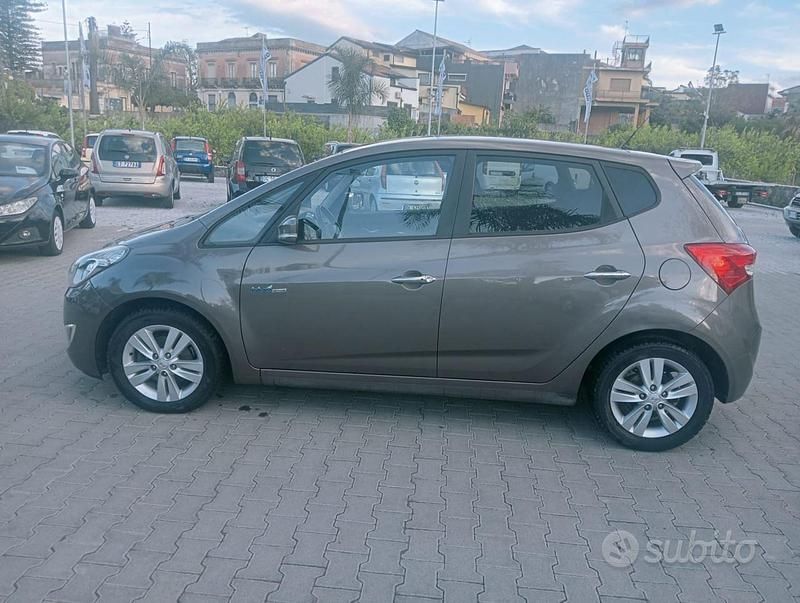 Usata Hyundai ix20 90 CV (66 kW) 2013 Marrone Utilitaria