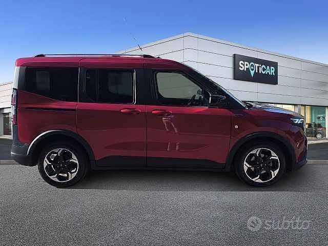 Usata Ford Tourneo Courier Active 125 CV (91 kW) 2024 Rosso Monovolume
