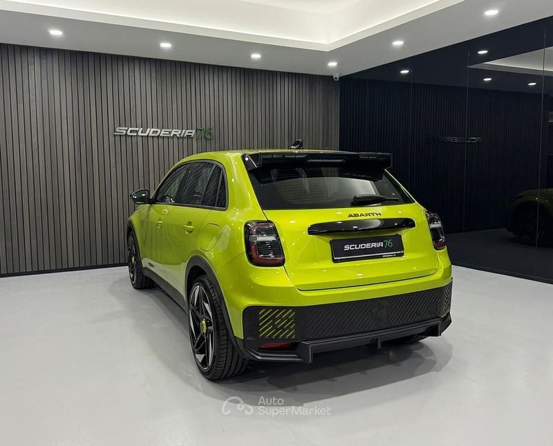 Nuova Abarth 600e Turismo 175 kW (239 CV) 2026 Acid green SUV