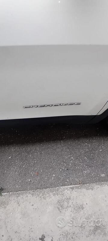 Usata Jeep Cherokee 80 CV (58 kW) 2016 Bianco SUV
