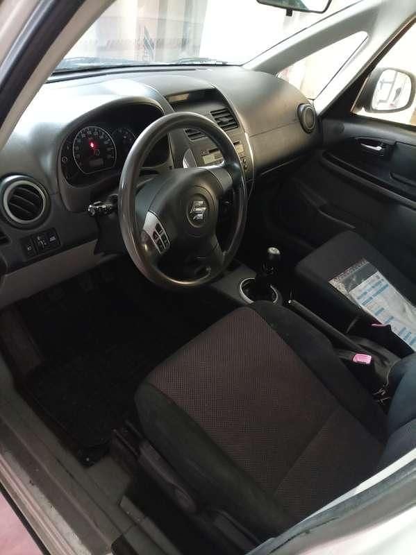 Usata Suzuki SX4 107 CV (78 kW) 2007 Argento SUV