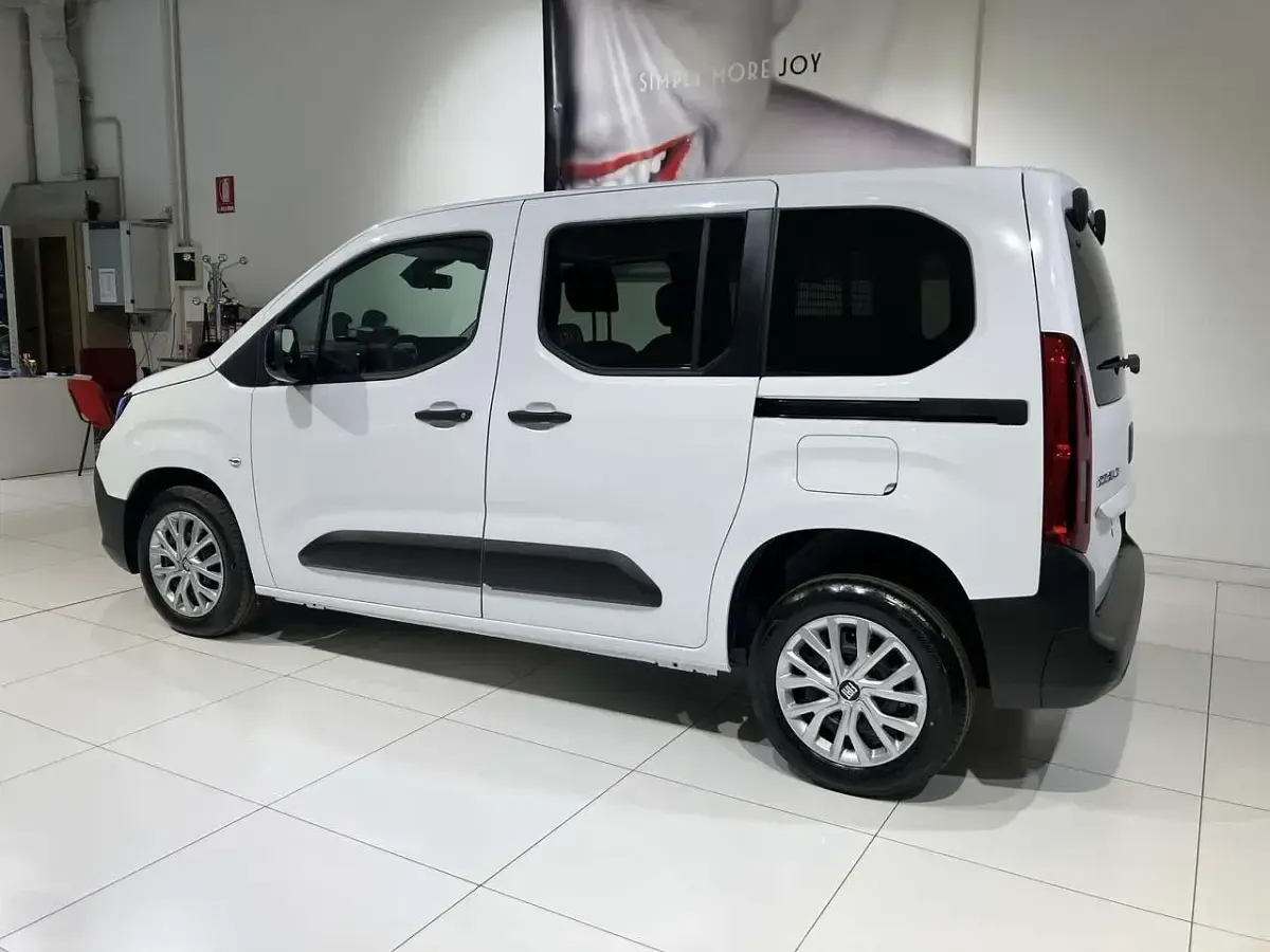 Nuova Fiat Doblò 102 CV (75 kW) 2026 Bianco Monovolume