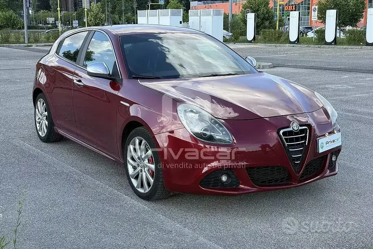 Usata Alfa Romeo Giulietta Exclusive 170 CV (125 kW) 2013 Rosso Utilitaria