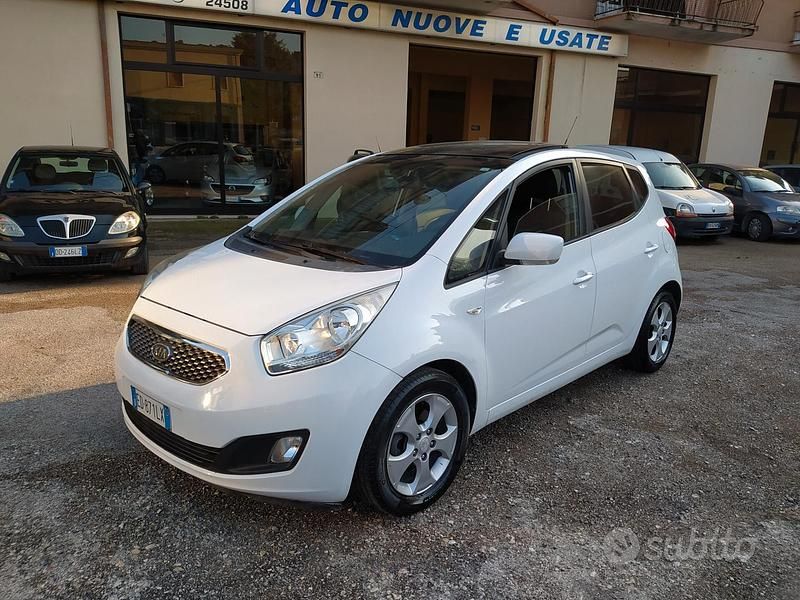 Usata Kia Venga 90 CV (66 kW) 2010 Bianco Utilitaria