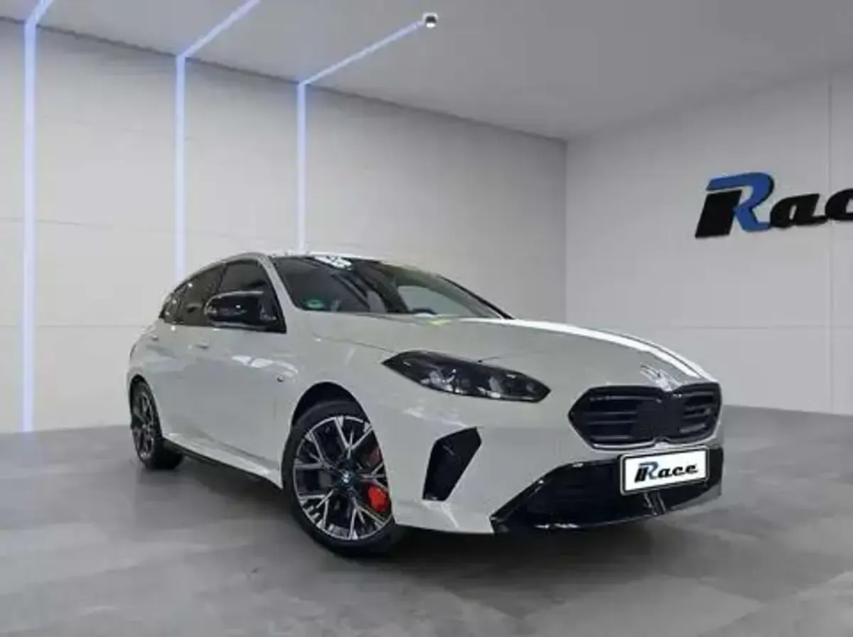 Usata BMW M135 M Sport 300 CV (220 kW) 2025 Bianco Utilitaria