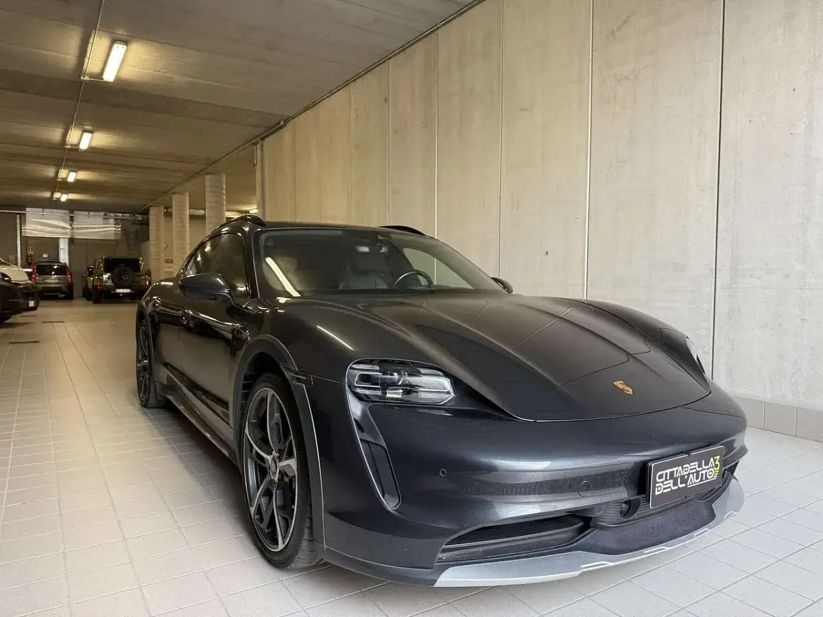 Usata Porsche Taycan Cross Turismo 350 kW (476 CV) 2021 Grigio Station wagon