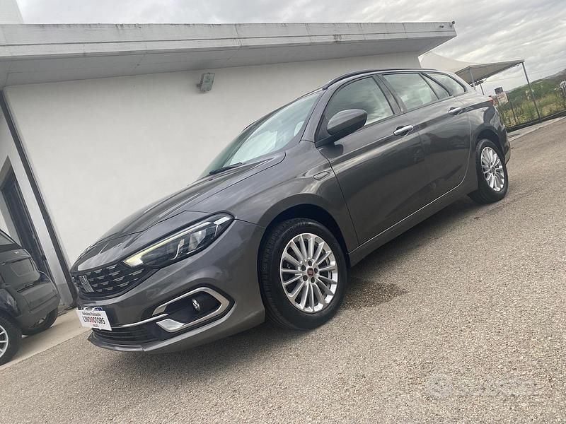 Usata Fiat Tipo Life 131 CV (96 kW) 2021 Grigio Station wagon